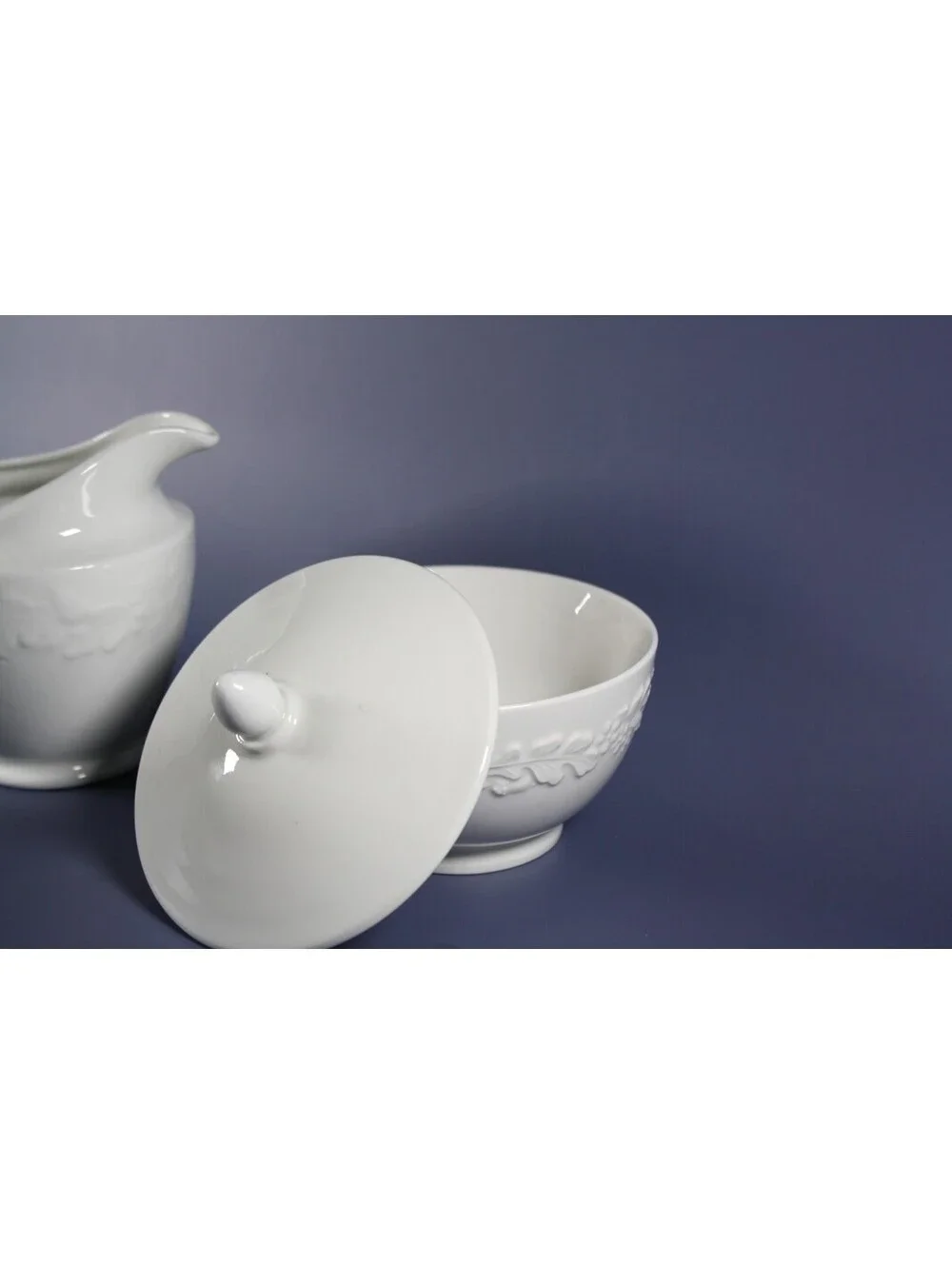 Martha Stewart Everyday MSE Acorn White Creamer & Covered Sugar Bowl Set